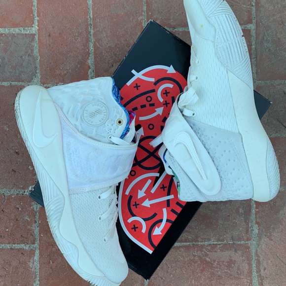 Kyrie 2 - ‘What The’ - Picture 3 of 11